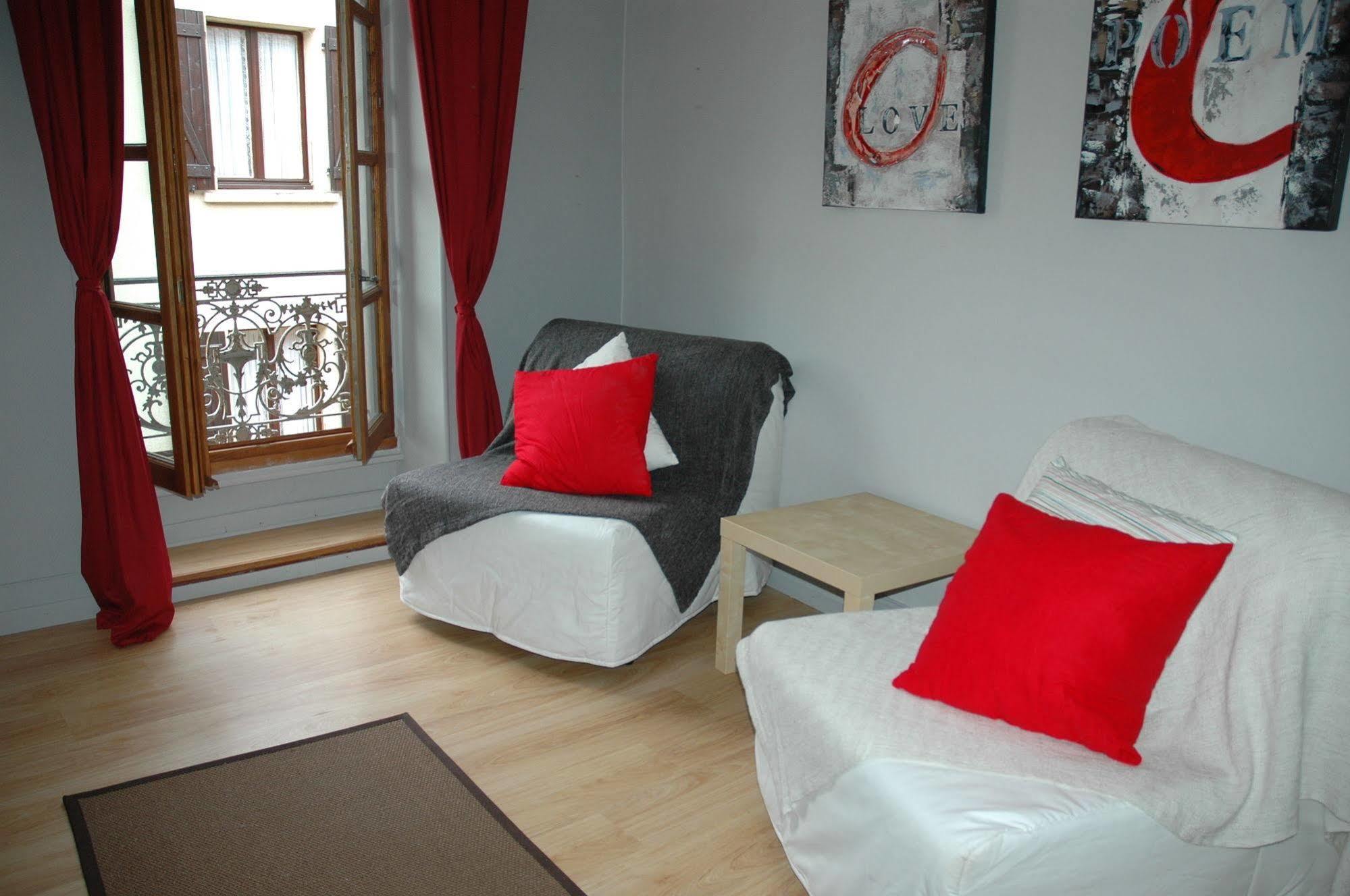 Maison Maxil Hotel Massat Zewnętrze zdjęcie